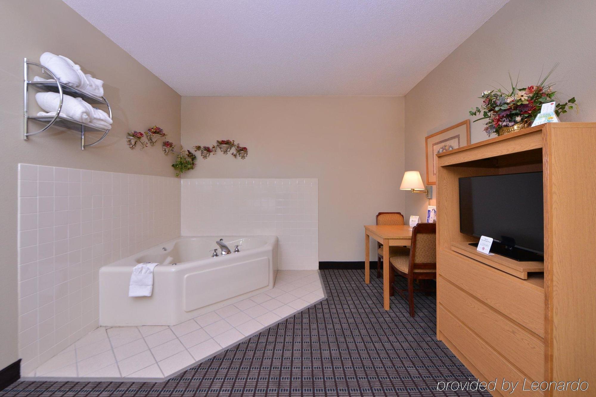 Regency Inn Geneseo Il I-80 Exteriér fotografie